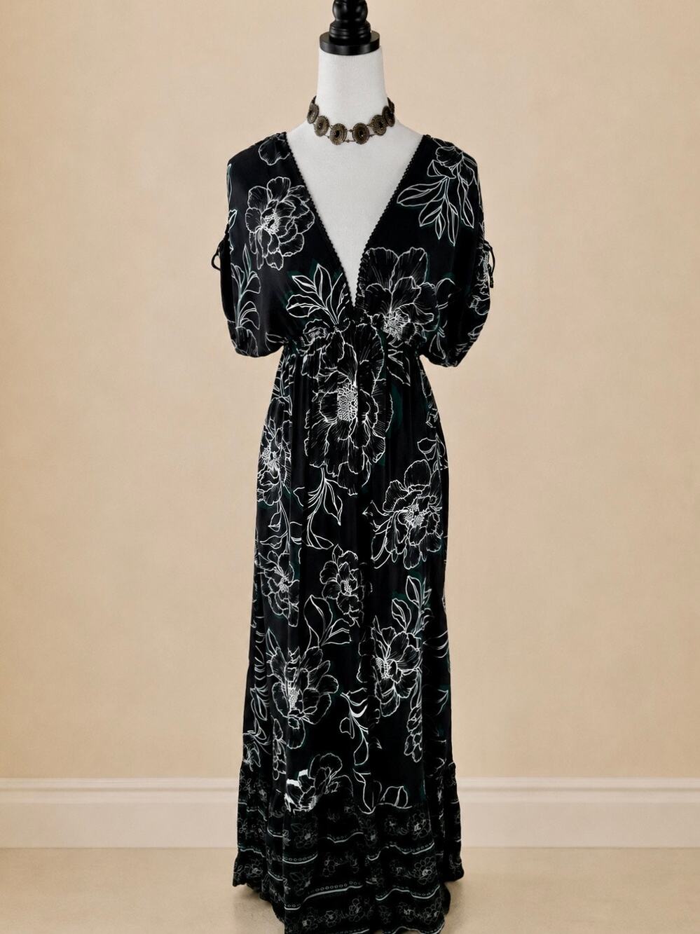 Maaji Black Green Floral V-Neck Maxi Dress Size Small Resort Boho